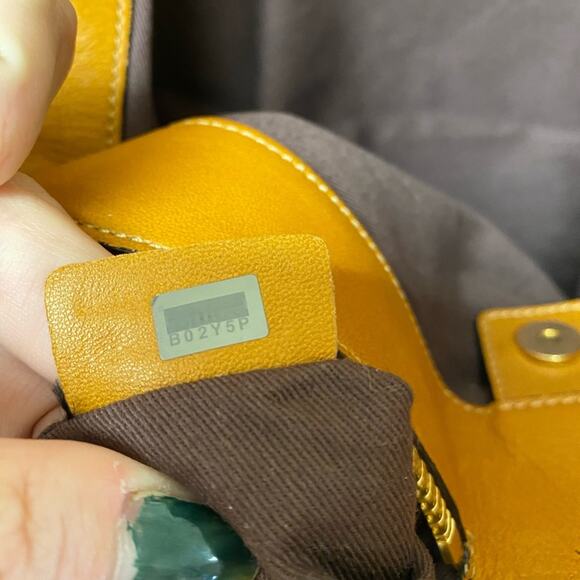 Chloe Large Amy Tote Bag in Carmel - Picture 10 of 12